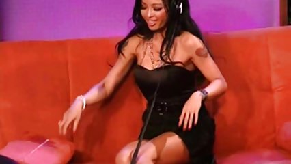 Porno asiático caliente con colegiala que sopla