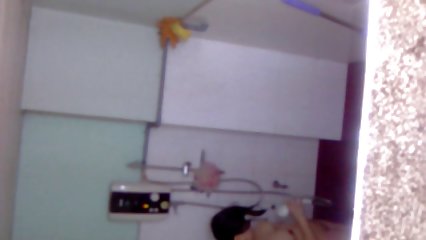 Milf con coño peludo ama la mierda en su coño