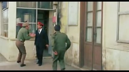 Coños mojados en el trío