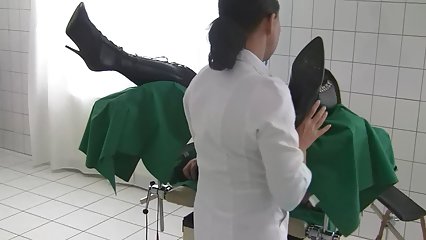 Coño lésbico lamido en posición 69iger