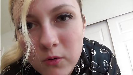 Ama de casa cachonda sirve a su marido
